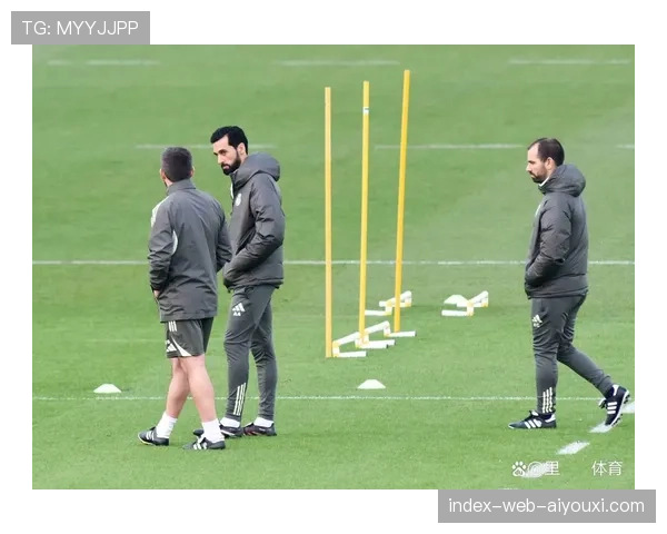 姆巴佩膝盖不适替补待命 阿韦洛亚锋线轮换策略受考验 姆巴佩膝盖不适替补待命 阿韦洛亚锋线轮换策略受考验